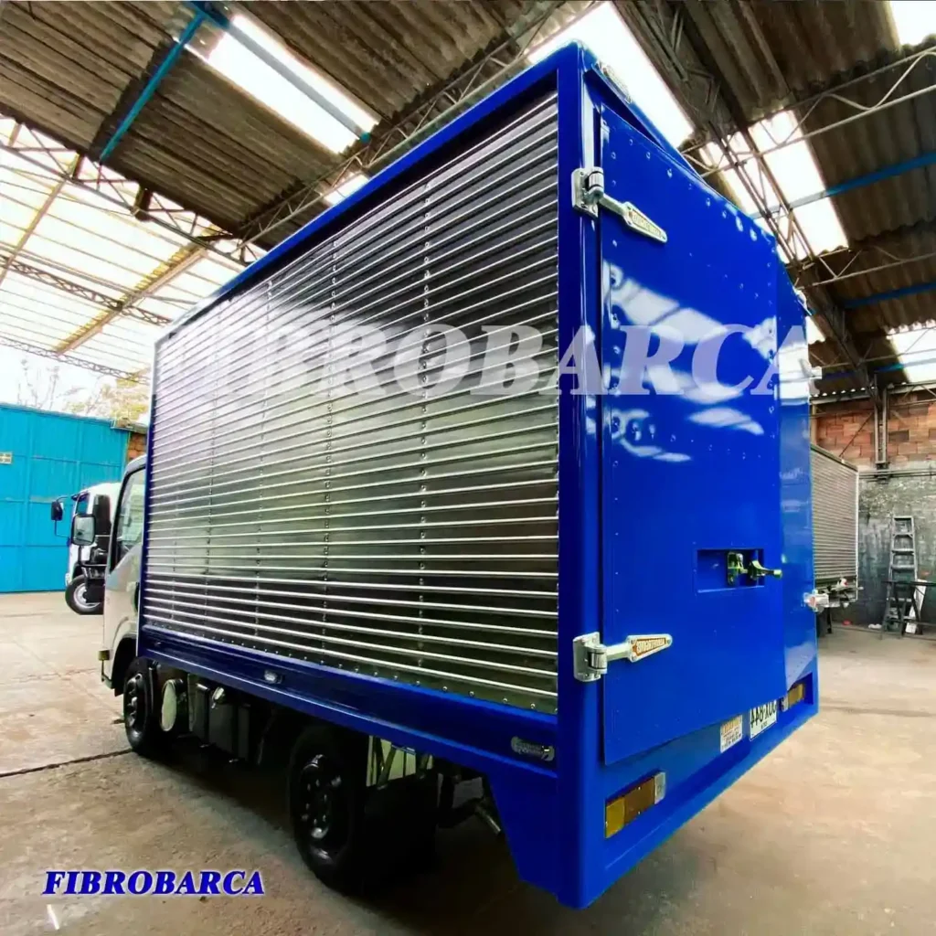 Puertas traseras de furgón de carga seca reforzadas