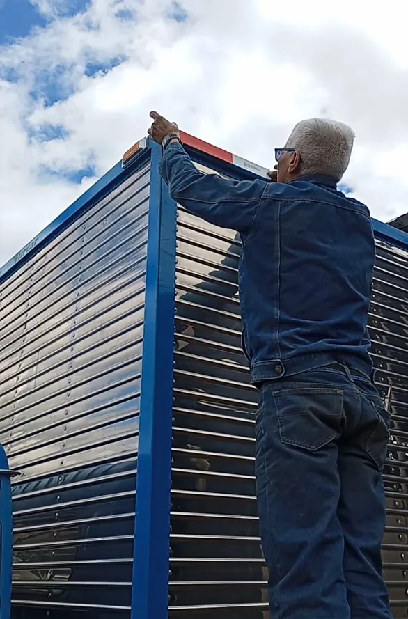 Proceso de restauración de furgón de carga seca