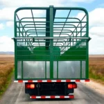 Reparación de carrocería marranera para transporte de cerdos con refuerzo estructural en Bogotá